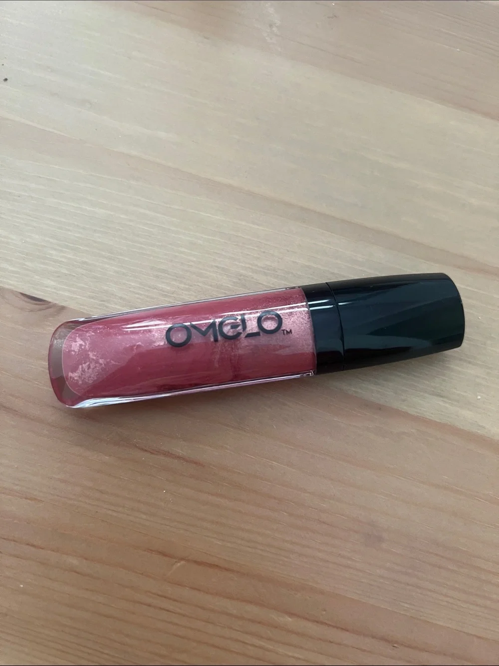 Omglo Cosmetics lip gloss in pink